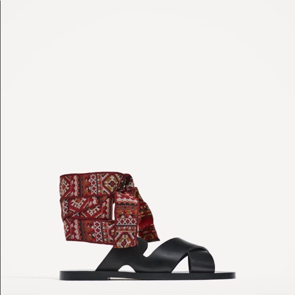 Interchangeable lace sandals